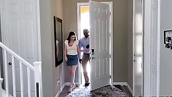 Hot teen and her mom, Having sex with mom, Threesome lauren phillips, Hot mom s friend, Hubby fucks friend, fuck my wife in front of my