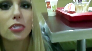 German blowjob restaurant, Geile blondine, Offentlichen, German blonde deepthroat, German restaurant