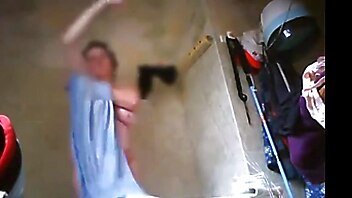 Bruser, Surprice shower, Granny webcams, Stor røv bedstemødre, Overrasket